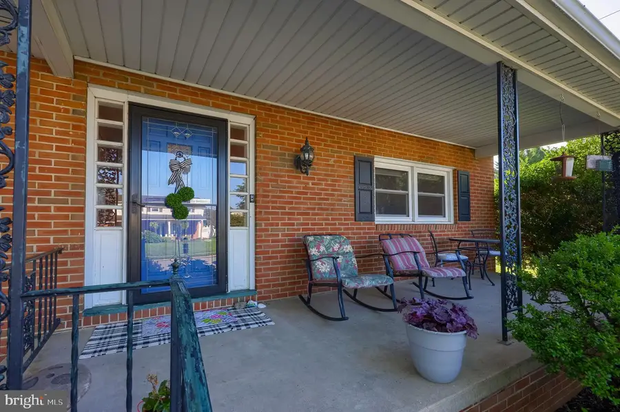 445 Ivory Rd, York, PA 17402 - #3