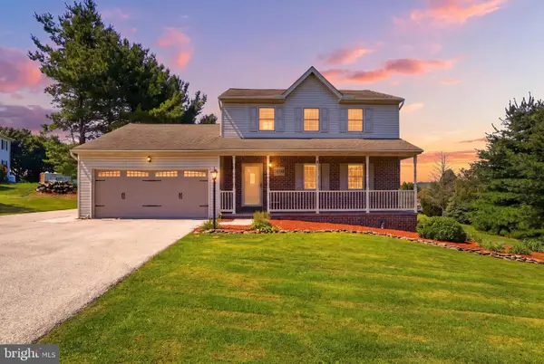 5058 Hickory View Dr, SPRING GROVE, PA 17362