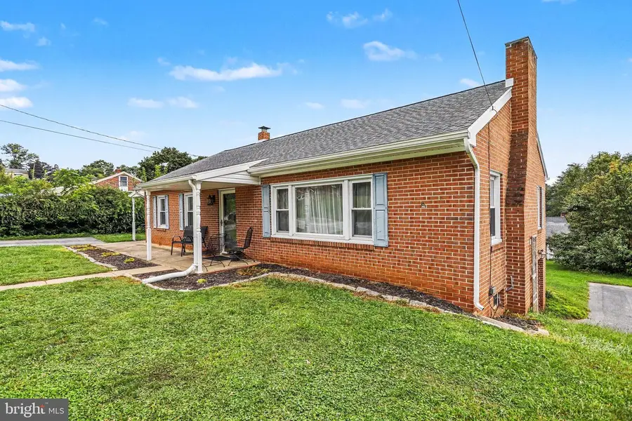 305 Glenvue Rd, Glen Rock, PA 17327 - #2