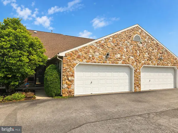 3142 Lion Ct, DOVER, PA 17315