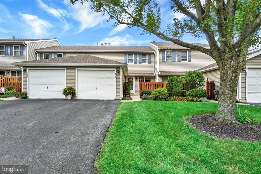 203 Pine Ct, York, PA 17408 - #3