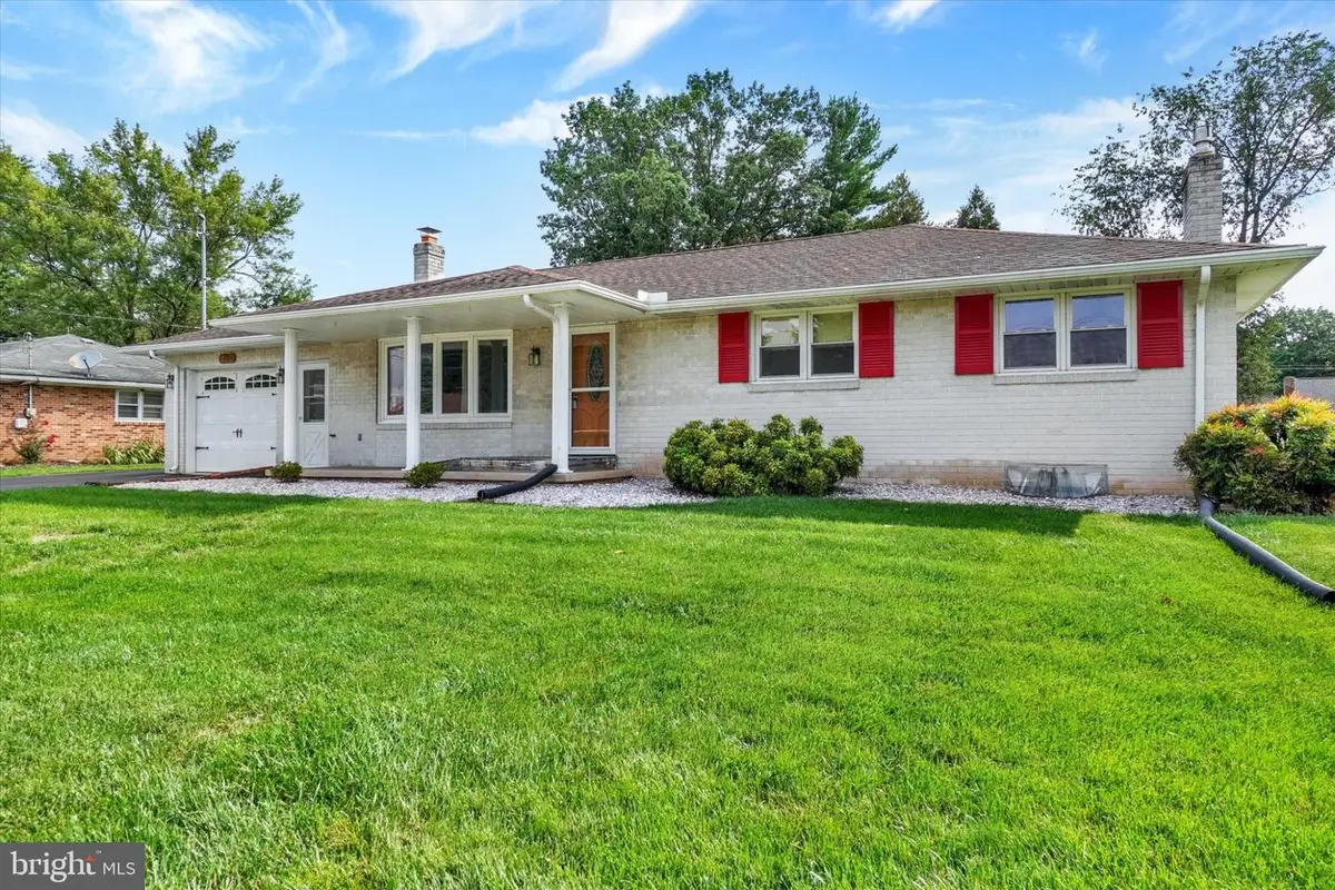 2319 Redwood Rd, York, PA 17408 - #1