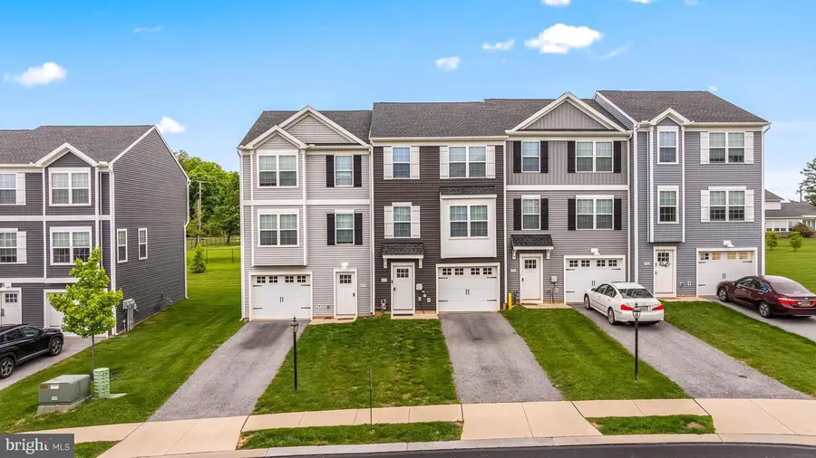 450 Bradford Dr, Red Lion, PA 17356 - #2