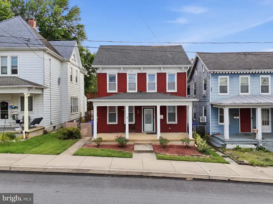 222 N Main St, Jacobus, PA 17407 - #3
