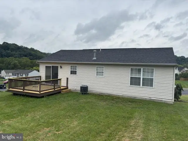160 Asbury Ct, Mount Wolf, PA 17347 - #2