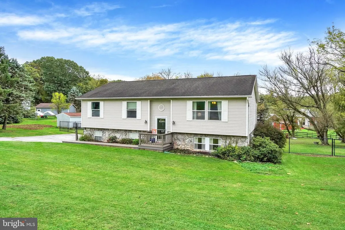 4422 Walters Hatchery Rd, Spring Grove, PA 17362 - #1