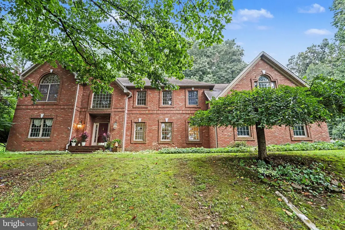 659 Hunters Ln, Lewisberry, PA 17339 - #1