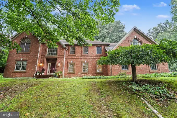 659 Hunters Ln, LEWISBERRY, PA 17339