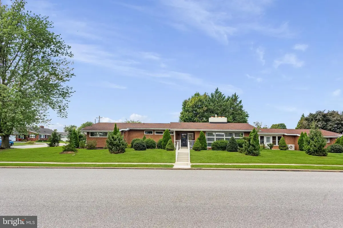 300 George St, Hanover, PA 17331 - #1