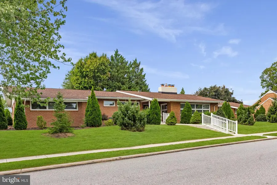 300 George St, Hanover, PA 17331 - #3