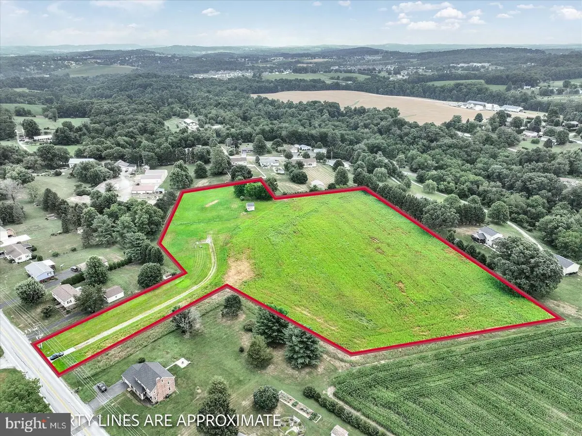 2025 Stoverstown Rd, Spring Grove, PA 17362 - #1