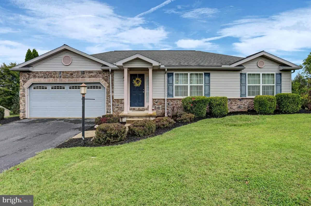 10 Wargo Ln, Dillsburg, PA 17019 - #1