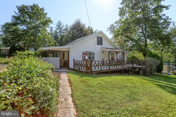 800 West St, LEWISBERRY, PA 17339