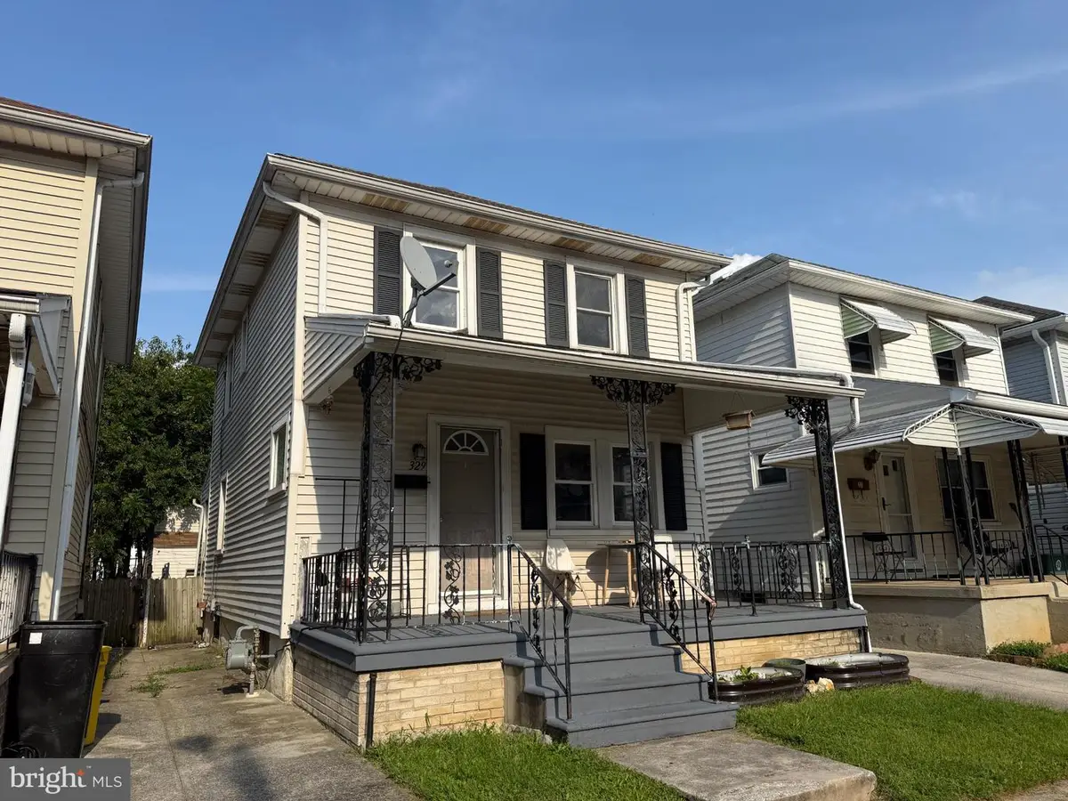 329 Warren St, York, PA 17403 - #1