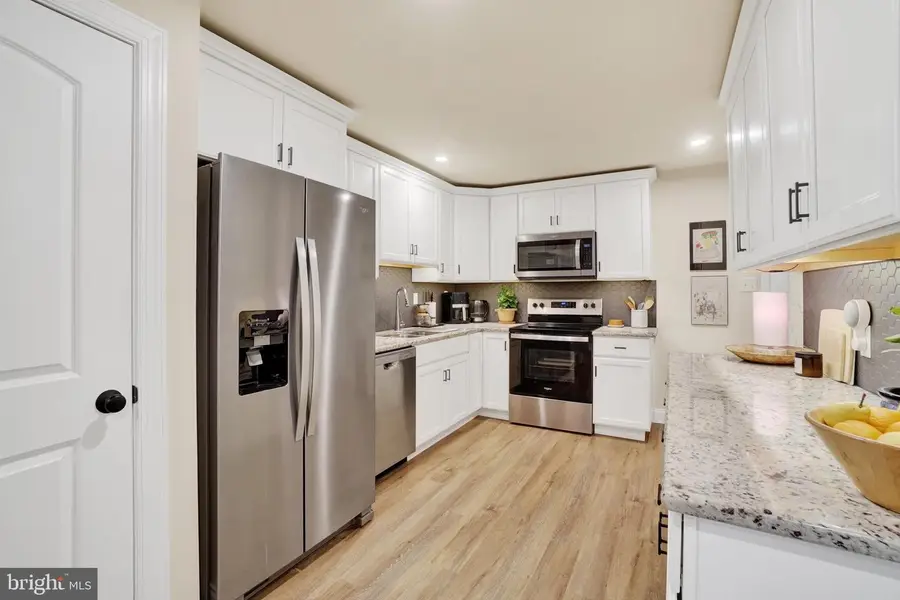 458 Arnold Ln, York, PA 17406 - #3