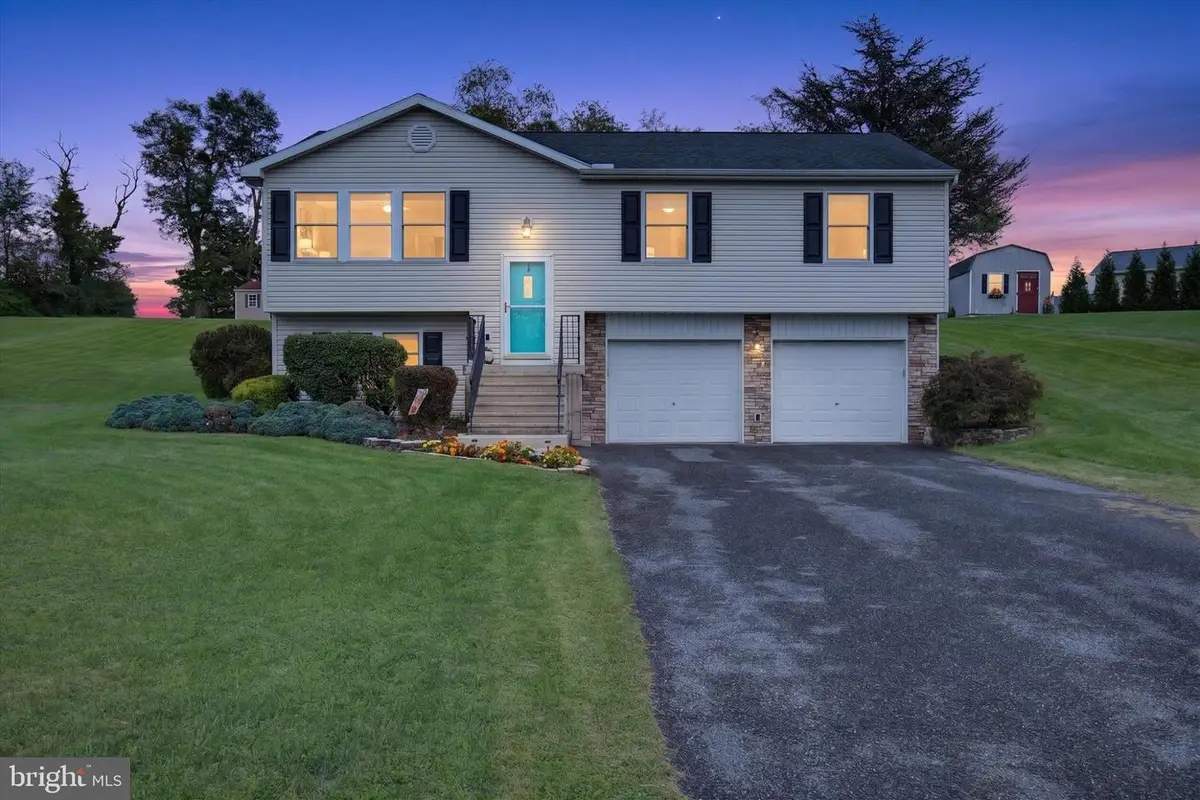 311 Nebinger St, Lewisberry, PA 17339 - #1