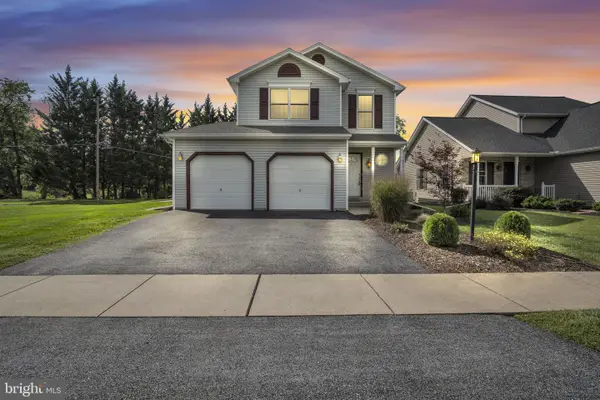 144 Lakeside Dr, LEWISBERRY, PA 17339