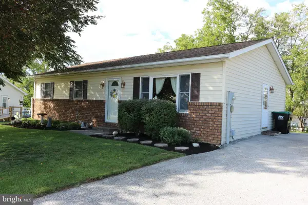 95 Lion Dr, HANOVER, PA 17331