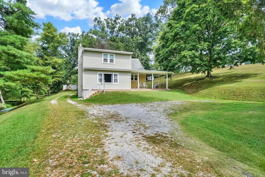 375 Cloverleaf Rd, York, PA 17406 - #2