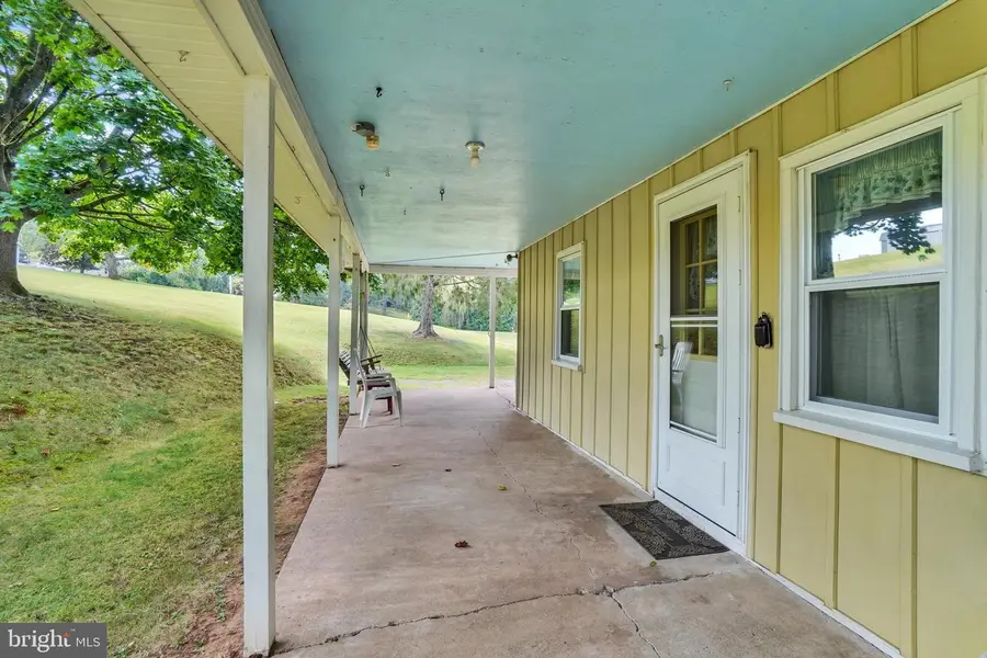 375 Cloverleaf Rd, York, PA 17406 - #3