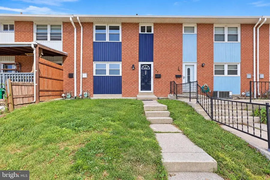 863 E Kings Ct, York, PA 17403 - #3
