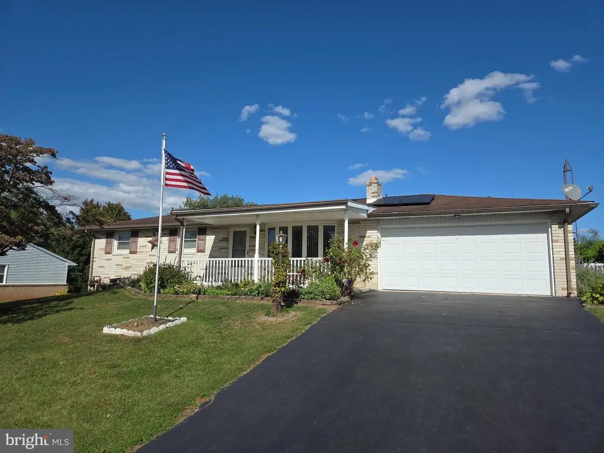 2750 Northvue Ln, York, PA 17408 - #1