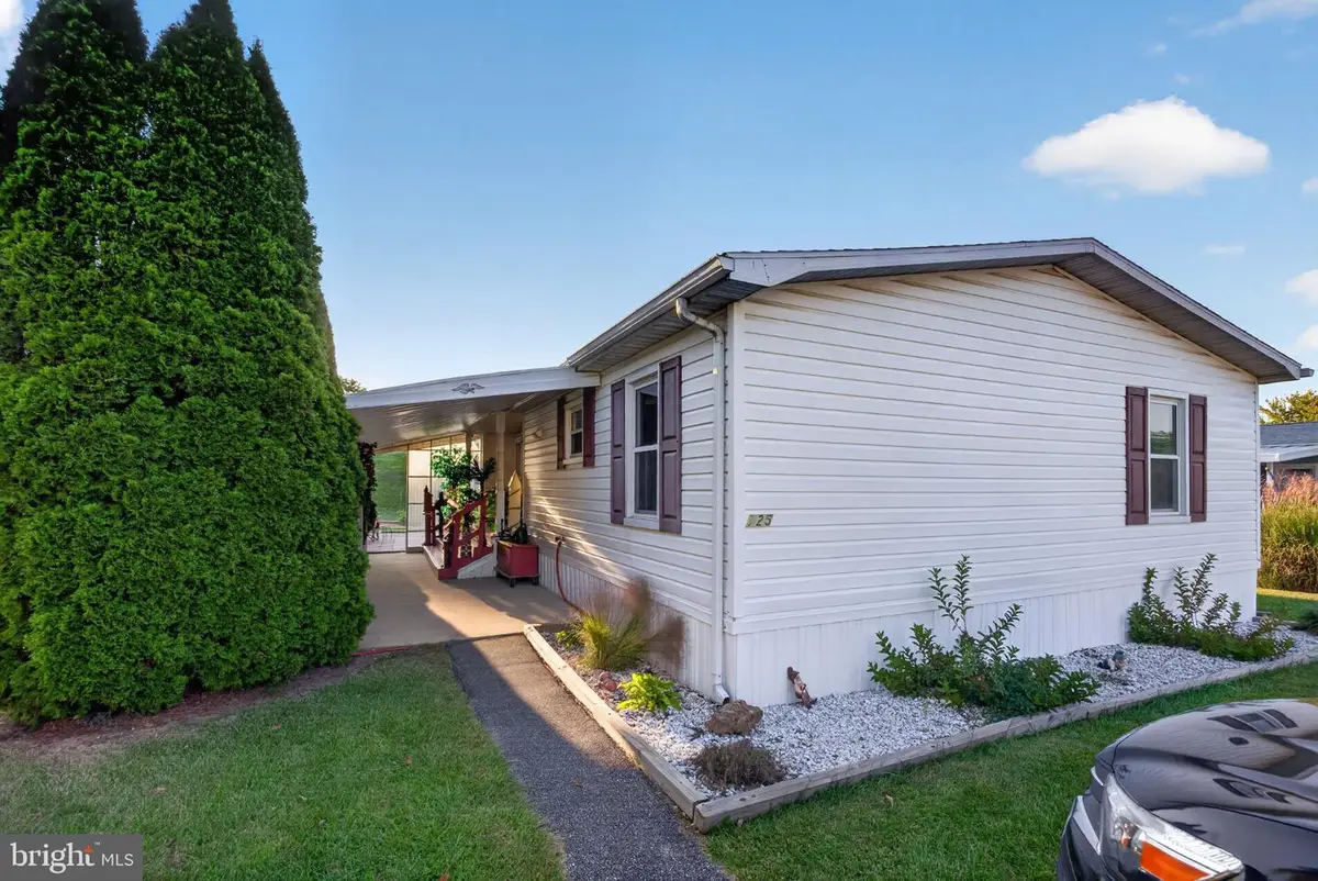 725 Shawna Ave, York, PA 17402 - #1