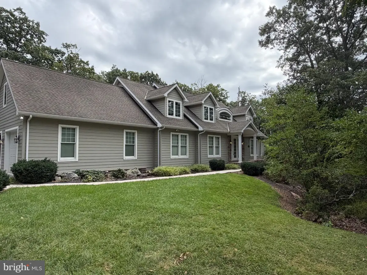 779 Laurel Woods Ln, Hanover, PA 17331 - #1