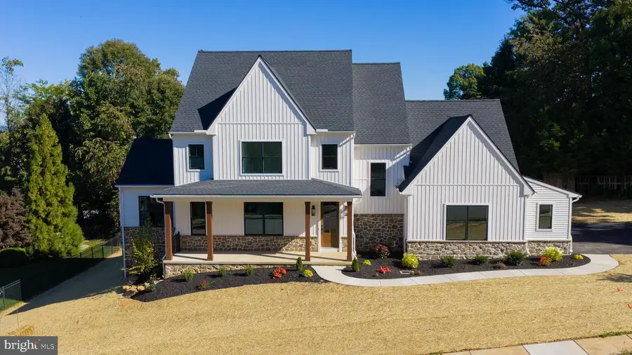 905 Aspen Ln, Red Lion, PA 17356 - #2