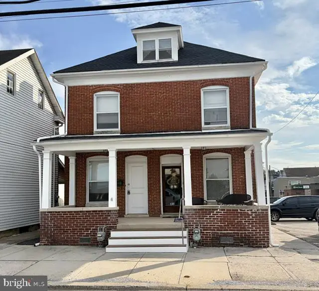 413/413.5 York St, Hanover, PA 17331 - #1