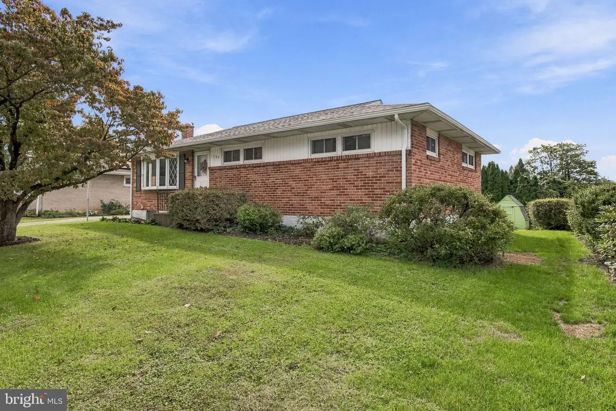 1790 Pelham Dr, York, PA 17406 - #1