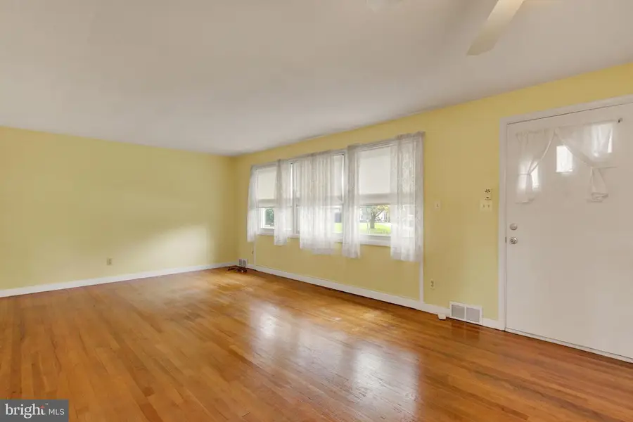 2409 Cambridge Rd, York, PA 17402 - #3