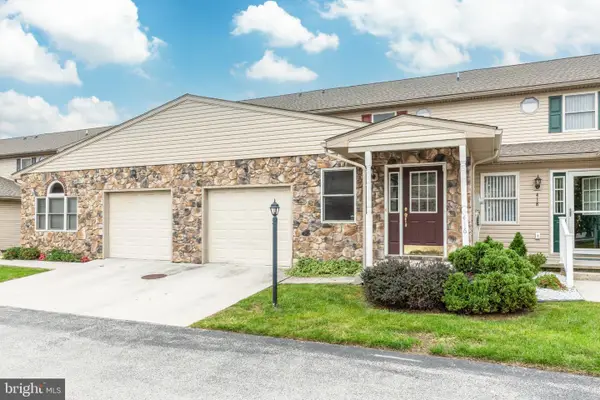 416 Springbrook Ct, HANOVER, PA 17331