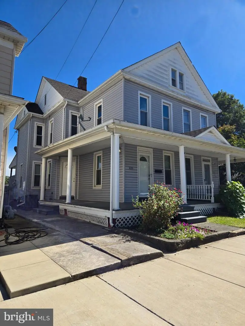625 E Middle St, Hanover, PA 17331 - #2