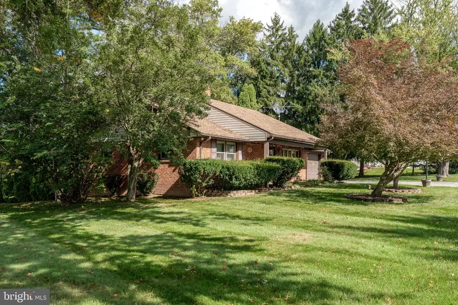 15 Skyline Dr, York, PA 17404 - #2