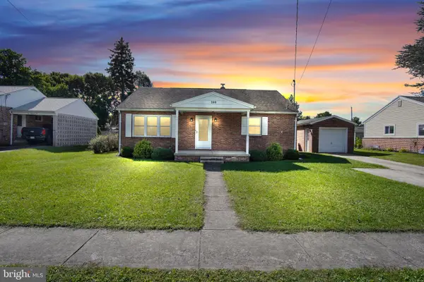 180 Dewey St, MOUNT WOLF, PA 17347