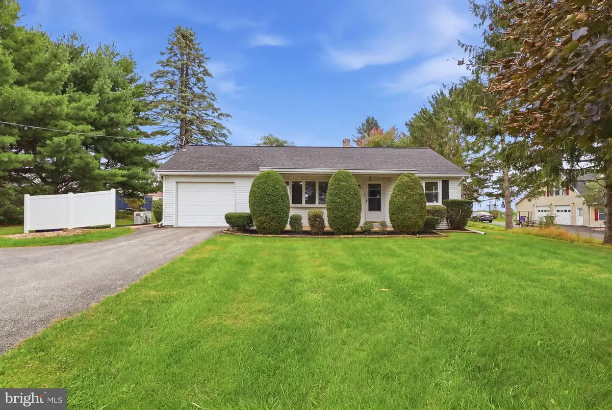 4514 Shangri-la Rd, Stewartstown, PA 17363 - #1