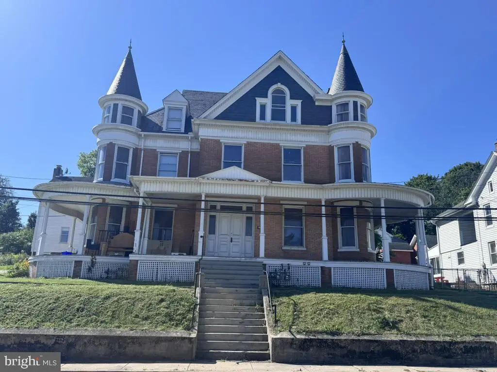 35 W Main St, Windsor, PA 17366 - #1