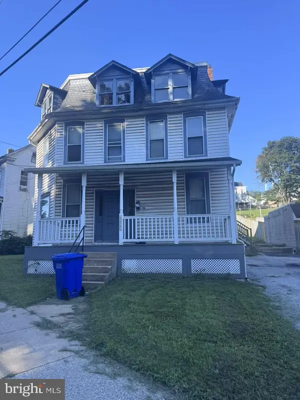 106 S Main St, YOE, PA 17313