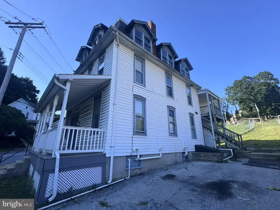 106 S Main St, Yoe, PA 17313 - #3