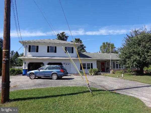 784 Menges Mills Rd, SPRING GROVE, PA 17362
