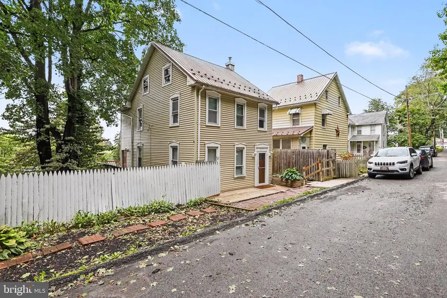 905 Chestnut St, Delta, PA 17314 - #3