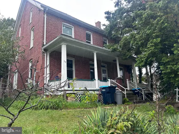 37 W Pennsylvania Ave, STEWARTSTOWN, PA 17363