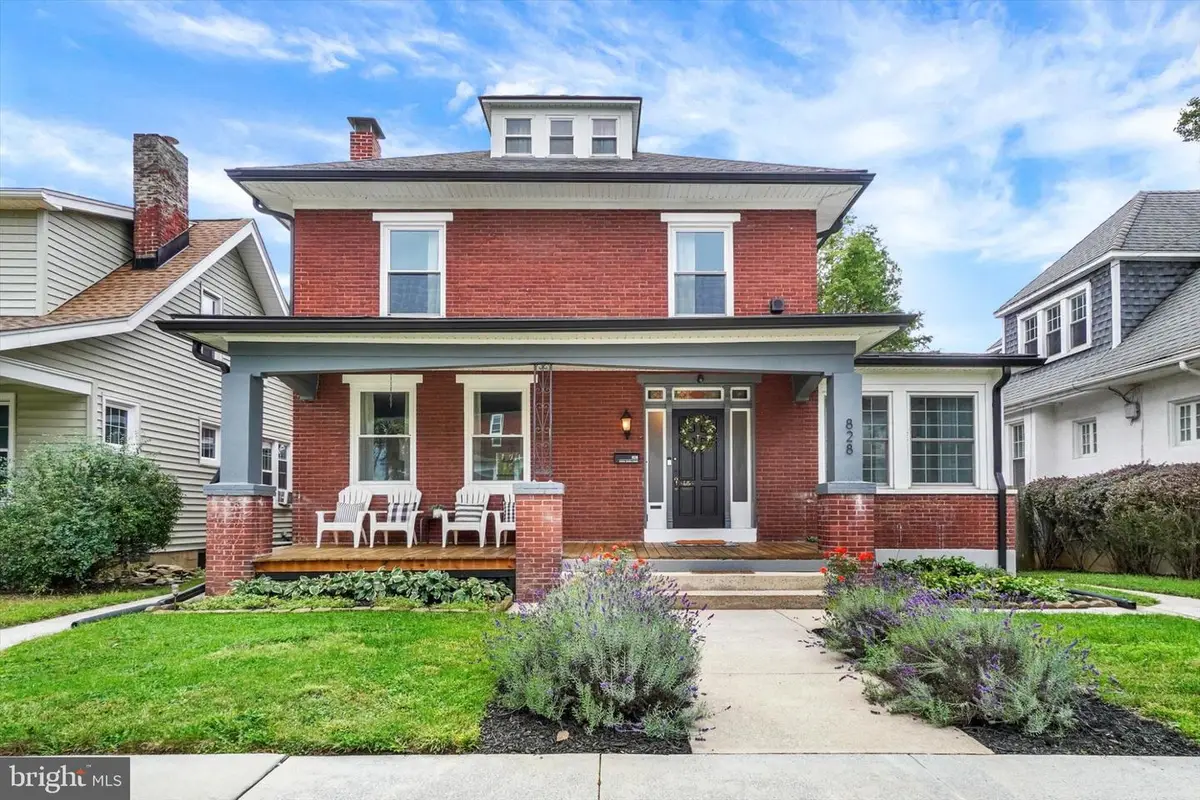 828 S Queen St, York, PA 17403 - #1