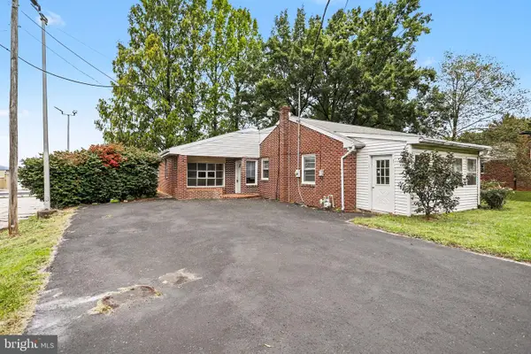 3500 Board Rd, YORK, PA 17406