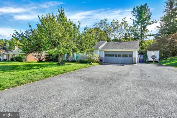 4090 Old Orchard Rd, YORK, PA 17402