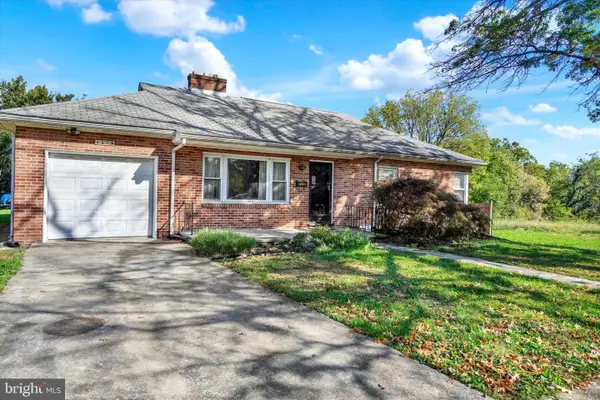 1579 E Philadelphia St, YORK, PA 17403