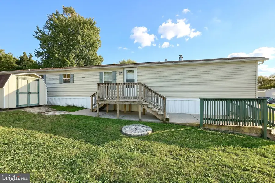 53 Chesapeake Est, Thomasville, PA 17364 - #3