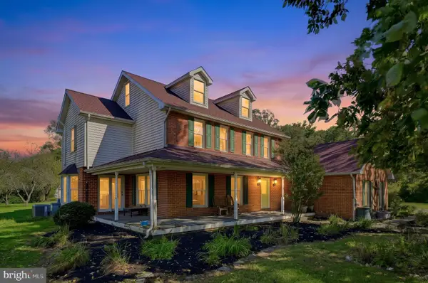 951 Porters Rd, SPRING GROVE, PA 17362