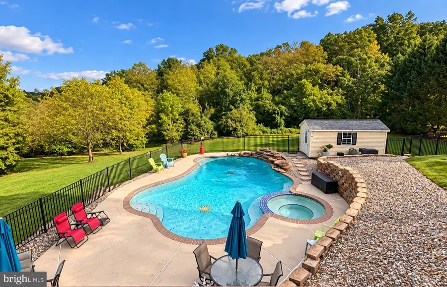 8933 Camp Rd, Red Lion, PA 17356 - #2